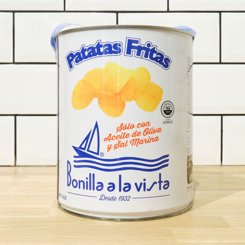 Crisps containing the ingredients potatoes, olive oil and sea salt, from Spain. Tin Size – 275g