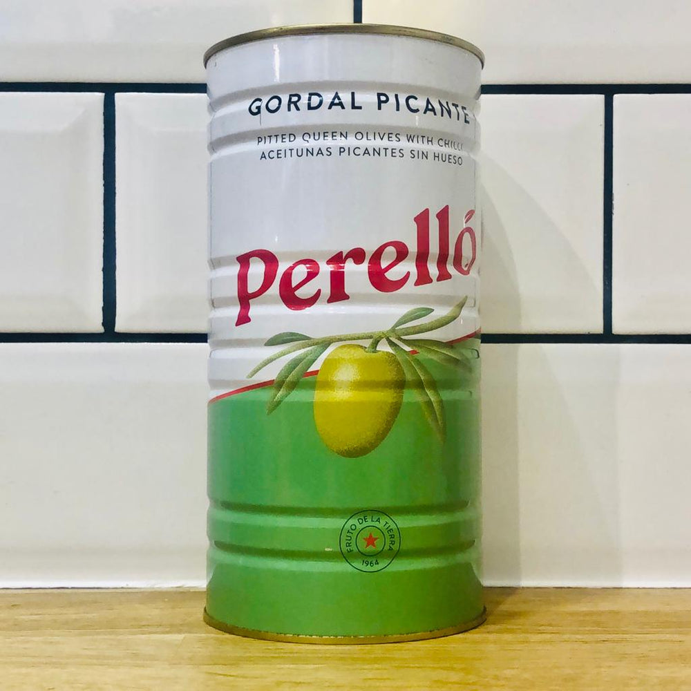 A tin of pitted green olives with chilli, from Spain. Tin size 600g