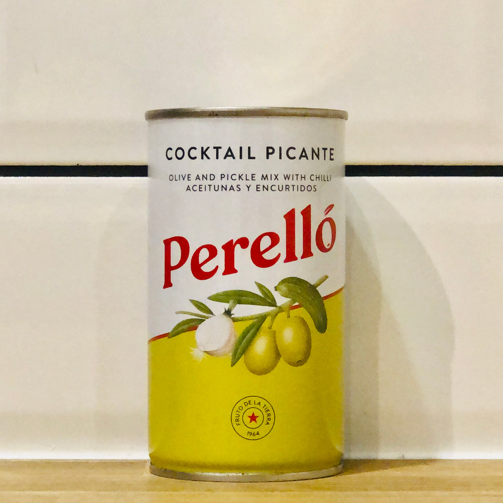 An olive and pickle mix with chilli, from Spain. Tin size 350g, 180g when drained